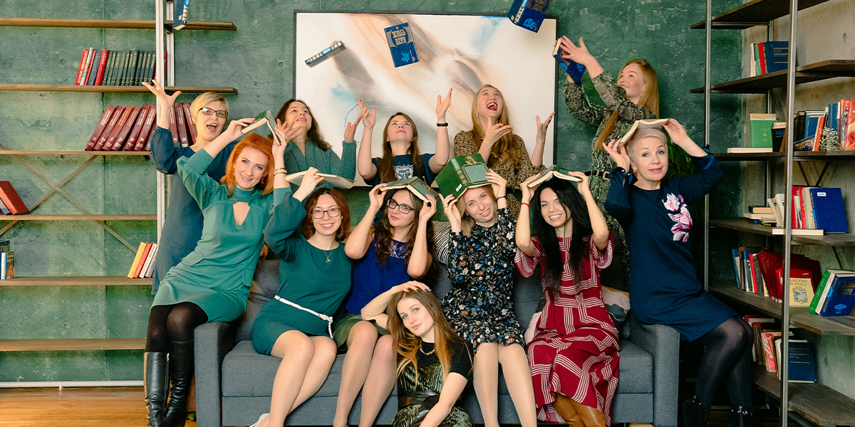 Отдыхаем с умом: топ-5 книг, которые стоит прочитать в новогодние праздники