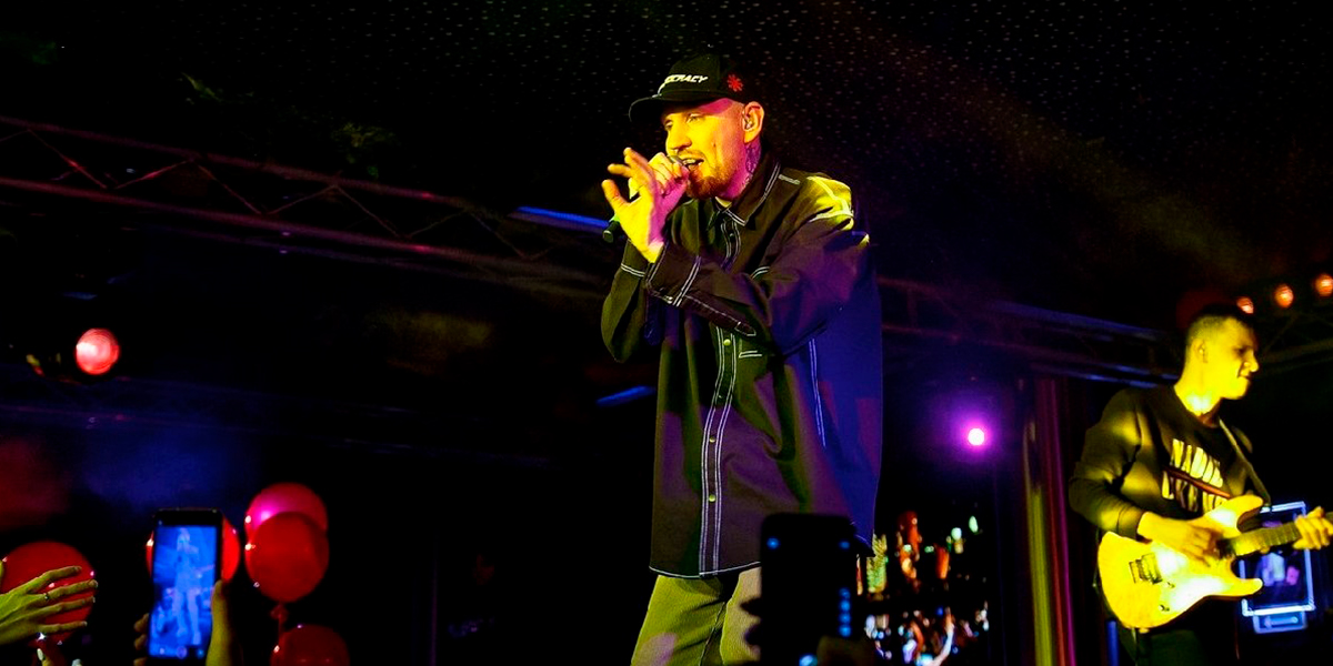 Будет звонко! На День молодежи перекроют центр, а хедлайнером праздника станет популярный певец