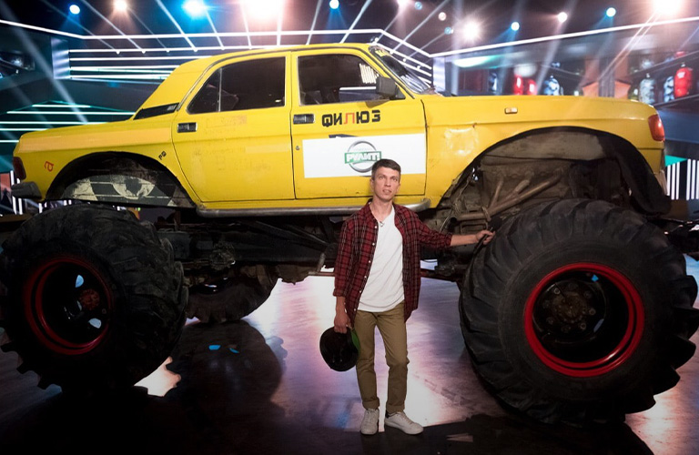 Устроил монстр-трак шоу в студиях сразу двух TV программ