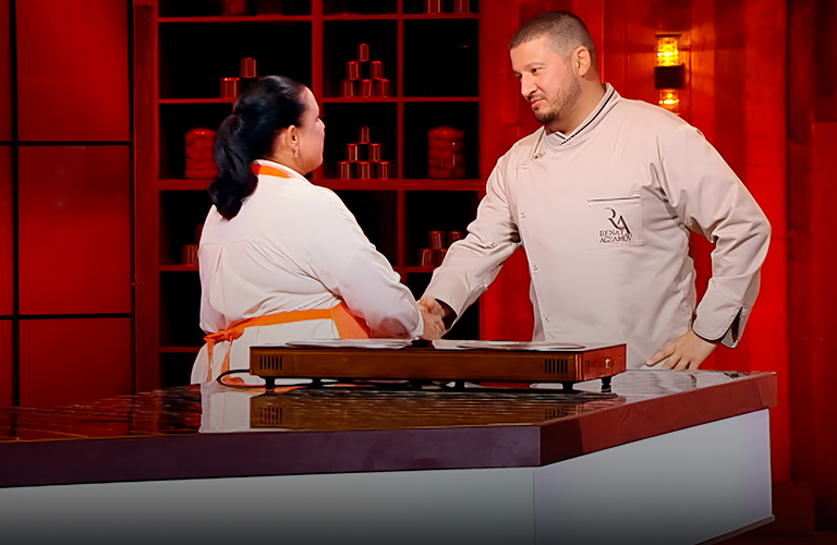 «Это карбонара по-флотски?» Ренат Агзамов подшутил над участницей из 33-го региона