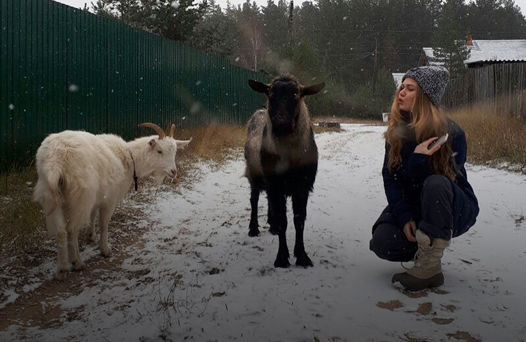 Муромлянка «Поля из деревки» стала спецкором YouTube-канала «Редакция»