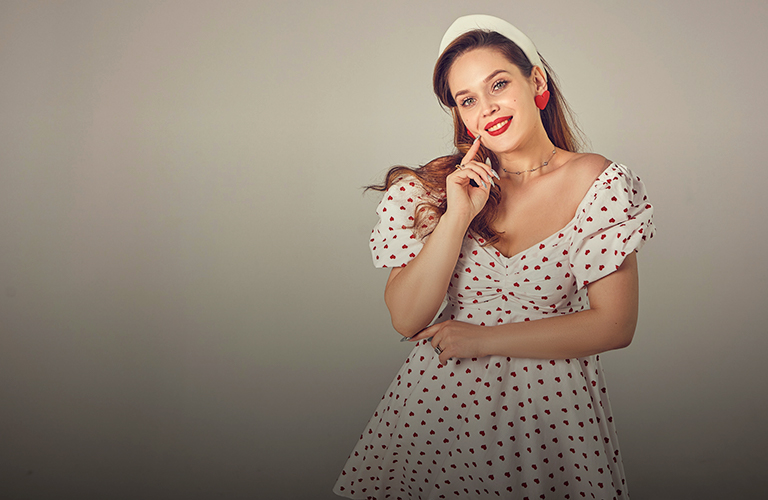 Love-образ с дизайнерским кокошником и стиль сафари в летнем гардеробе владимирского фотографа