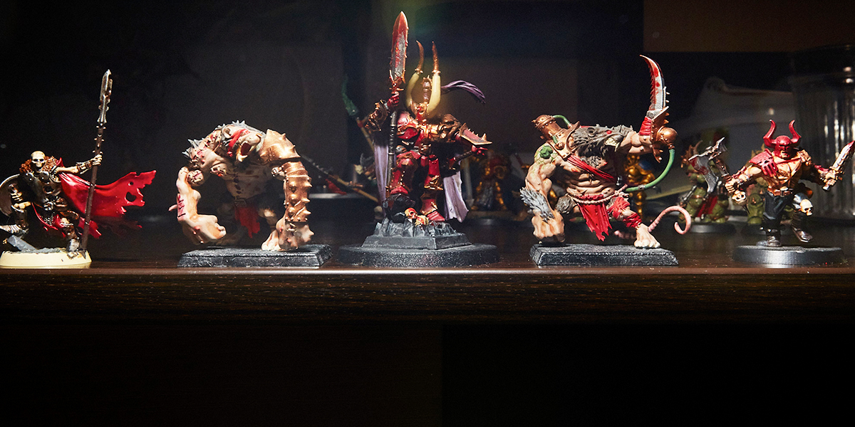 Армия штурмовиков, эльфов и призраков владимирского коллекционера фигурок из Warhammer