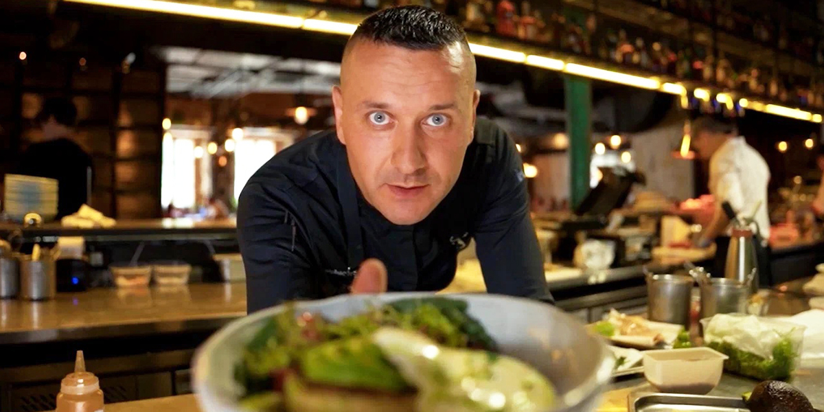 Мишленовские шеф-повара «на колесах» устроили огуречный баттл в Суздале