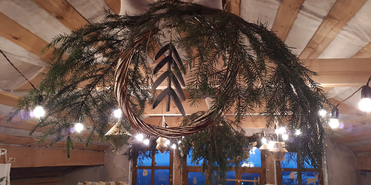 «Новогодний маркет»: из обычного чердака в уютный уголок творчества