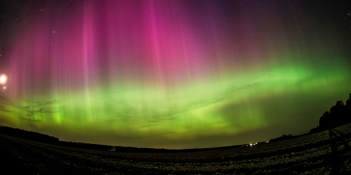 Небо 33-го региона раскрасило полярное сияние. Чем вызвано редкое для наших краев явление?
