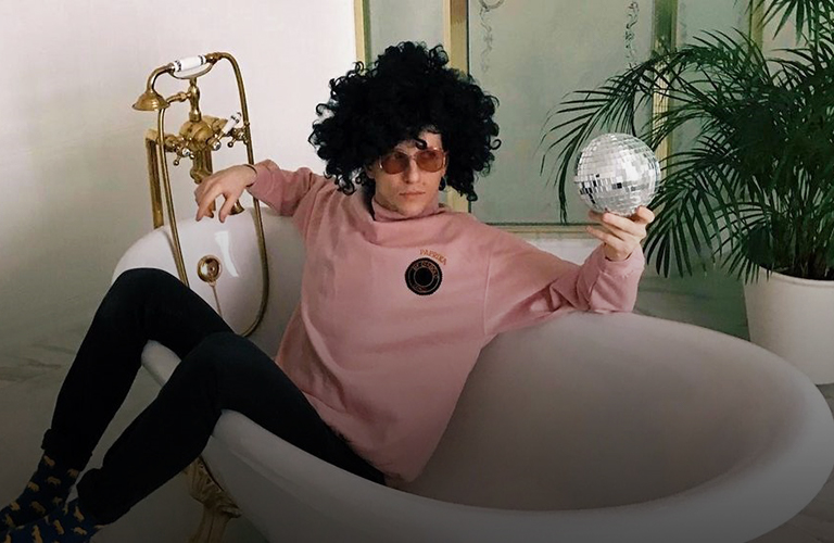 В бане, на свадьбе и в ванной: владимирцы устраивают свою аквадискотеку