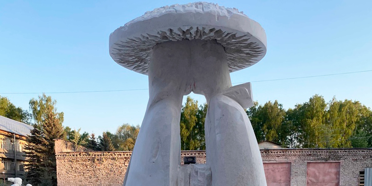 Лавстори в камне: новая работа Игоря Черноглазова, которая украсила парк Лакинска