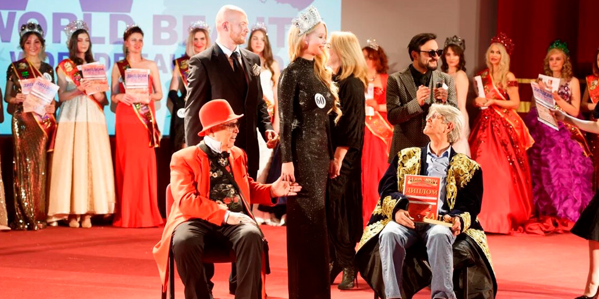 Стала лучшей фотомоделью и покорила голливудского актера Эрика Робертса