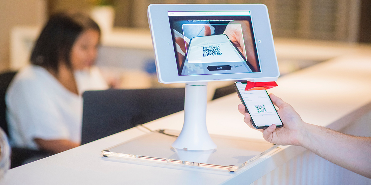 Жизнь без QR-кодов продлили, но эпидситуация в регионе не так проста