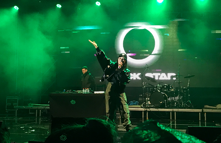 Промокшие, но не сломленные! Полина Гагарина, Назима и Натан в Доброграде