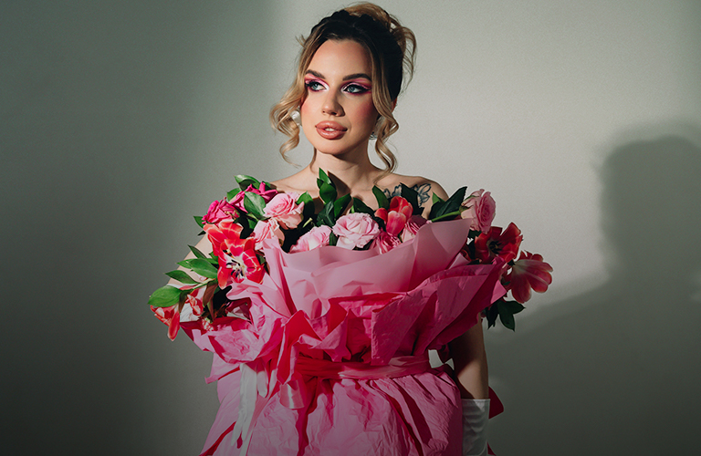 Навстречу весне в платье-букете! Топ ярких образов владимирской модели