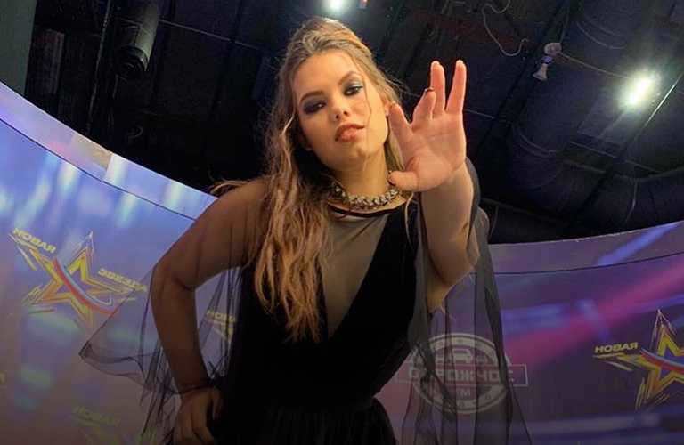 Юлия Галкина спела «Ворону» на шоу «Новая звезда»