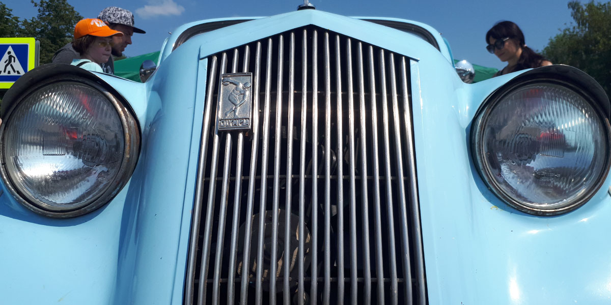 “Suzdal Retro Show 2019”. Центр города-музея на 6 часов стал парковкой для шикарных авто