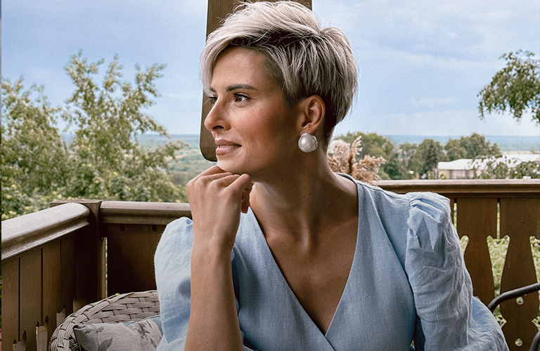 Образы леди Ди и анти-Барби: модные розово-голубые эксперименты Анны Асессоровой