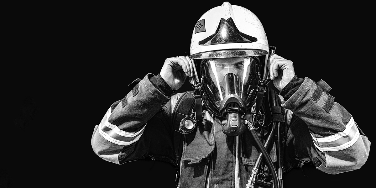 Те, кто рискует жизнями: фотосет с владимирскими пожарными ко Дню спасателя