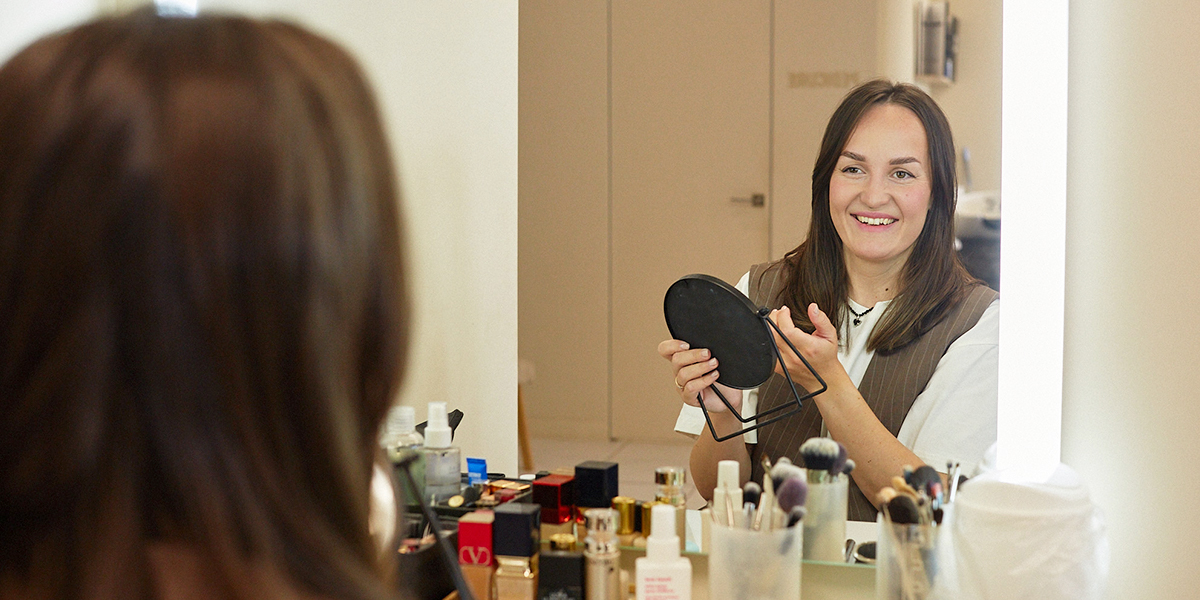 Ни капли «тяжелого люкса»! Универсальные лайфхаки от профессионального визажиста