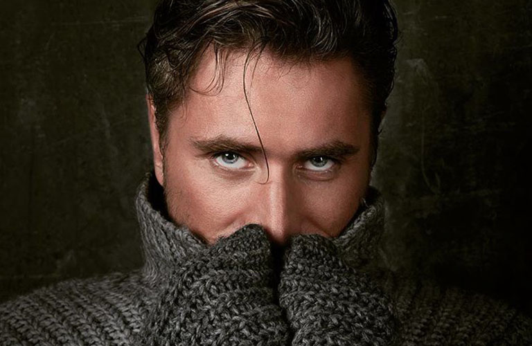 Лебедев загадывает желание и покупает бриллиантовое кольцо Бузовой