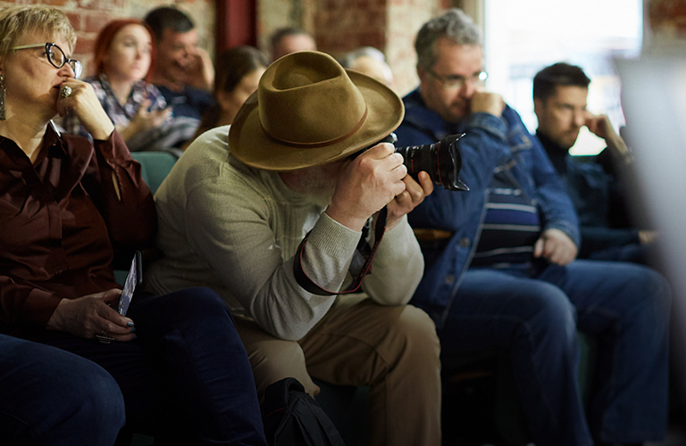 От пейзажей до перформансов: тенденции фотографии обсудили на встрече с Натальей Ударцевой