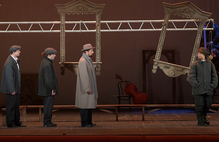 «Золотые маски» за спектакль «Черные доски» — владимирский театр победил в двух номинациях престижной премии