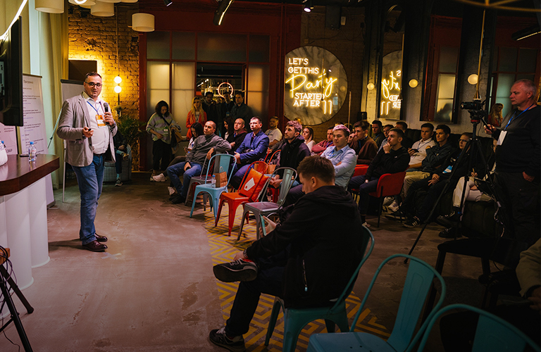 IT-холивар, или Бесплатная digital-конференция с полезными кейсами и крутыми спикерами