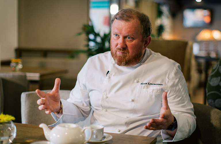 Константин Ивлев прокомментировал скандал с владимирским кафе