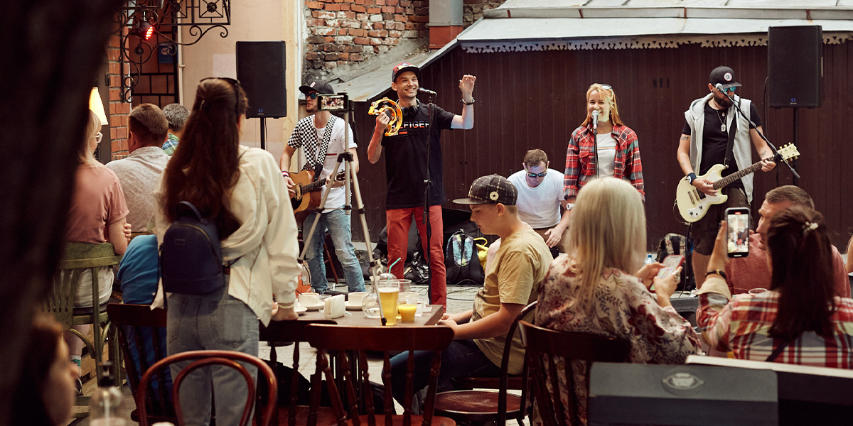 Где на этих выходных было громко: летники с живой музыкой