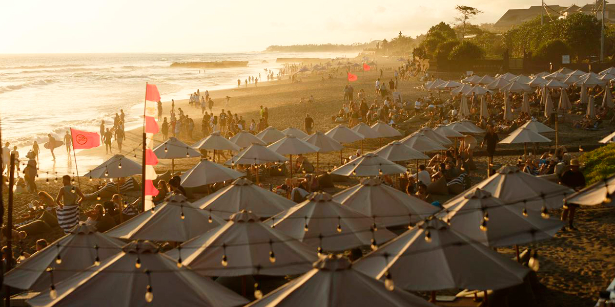Влюбленные в океан! Серфингистка из Коврова вместе с мужем открыла свое дело на Бали