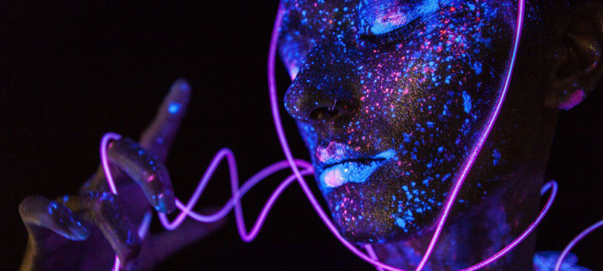 Неон в городе. Евгения Беляк о студии света «Imagine»