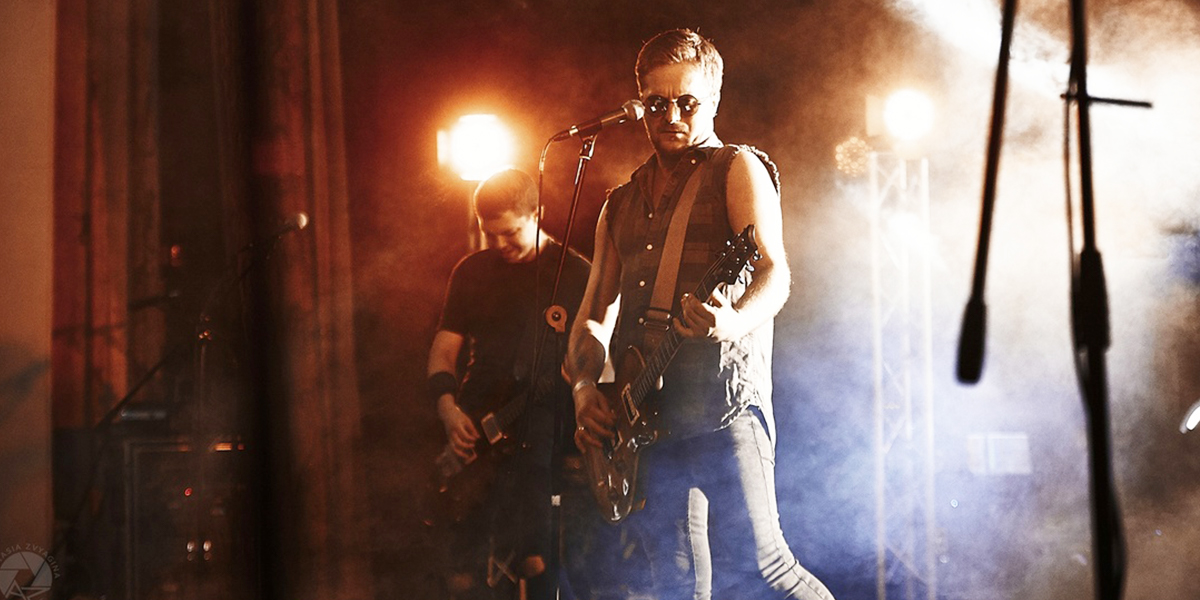 Вызывайте пожарных: бензин как топливо для угасающих чувств от владимирской группы METAMORPHIS