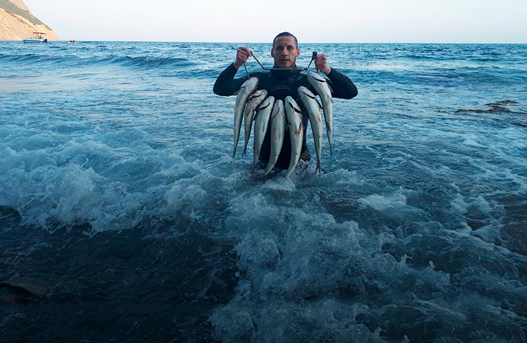 Трофеи подводного охотника из Суздаля: от 15-килограммового сома до кувшинов 18 века