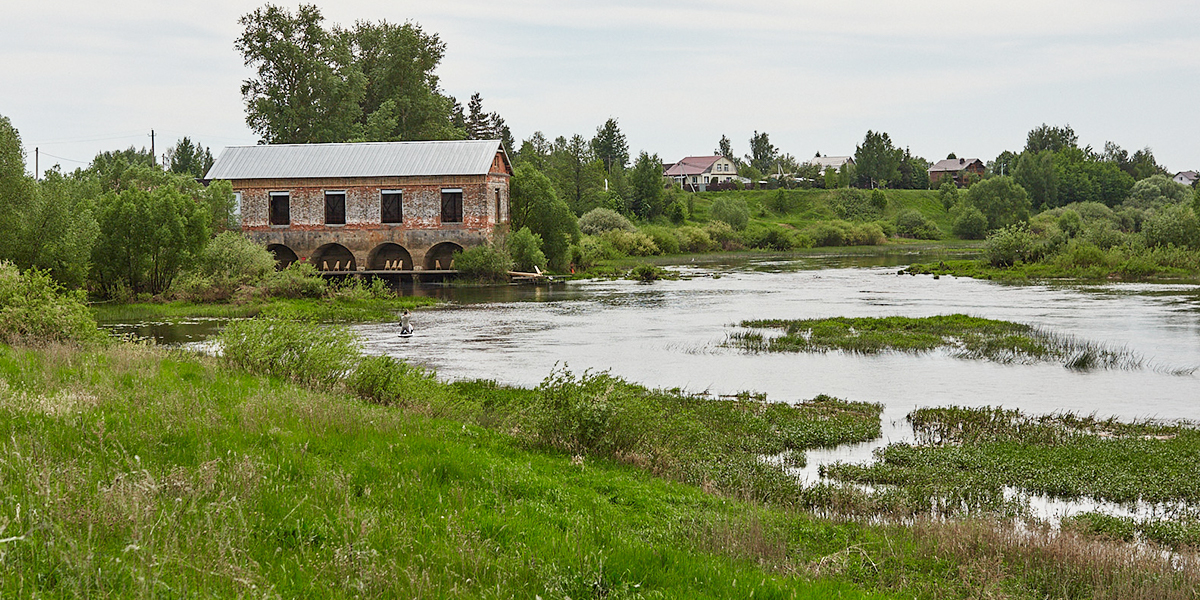 Развернутое созерцание на берегу Нерли, или Как Заполицкая ГЭС стала творческой площадкой