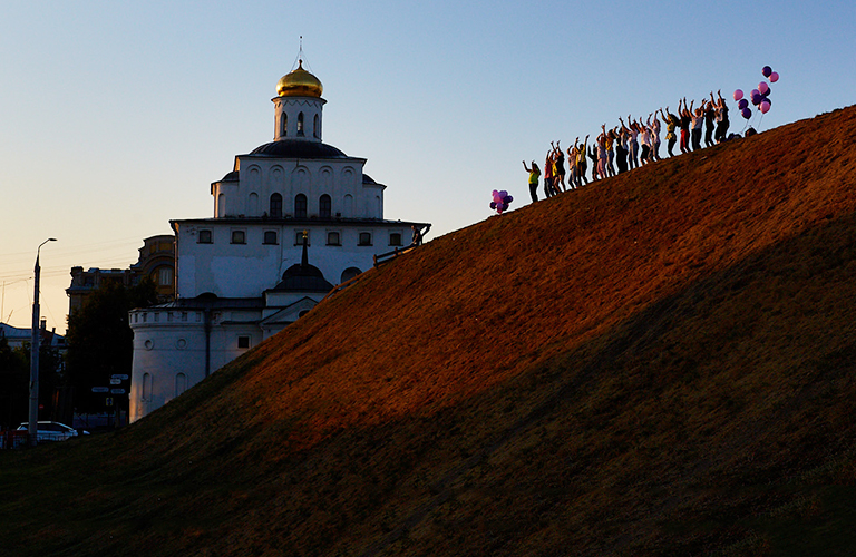 Владимирская область вошла в топ-20 мест для летнего отдыха и попала на открытки Почты России