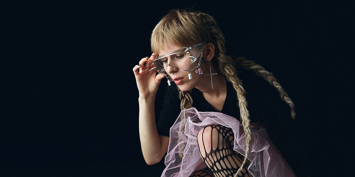 Look на 1000 рублей: кастом и секонд-хенд в гардеробе владимирского криэйтора