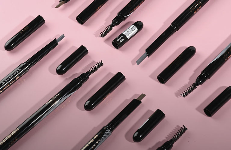 Будни владимирского мейк-апера: полчаса перед зеркалом — и бабушки начинают креститься