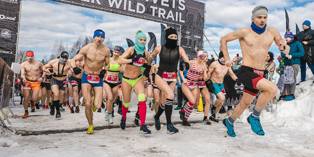 900 метров по морозу в плавках или купальниках. Владимирец занял второе место в забеге голышом