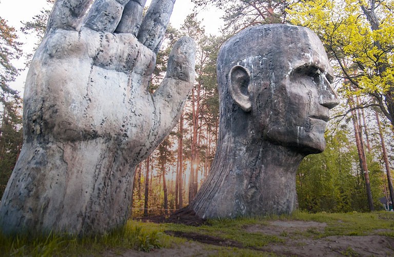 От острова Пасхи до пушкинской поэмы: легенды о происхождении колокшанского истукана