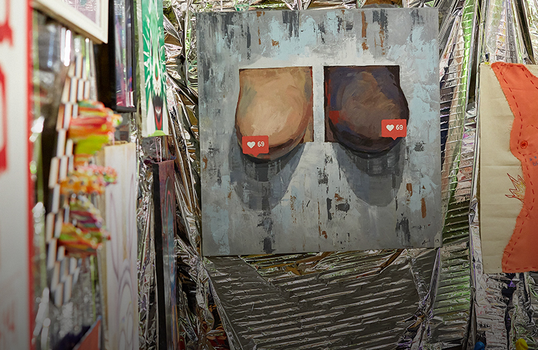 «Обнажёнка» и сплошной эпатаж: художники со всей страны «съели хайп» во Владимире