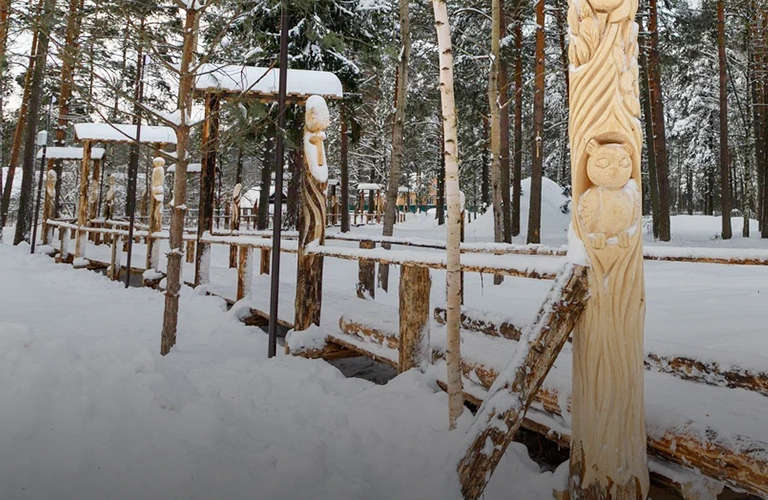 Новый арт-объект с самоварами. В Киржаче на месте пустыря построили «Сладкий мост»