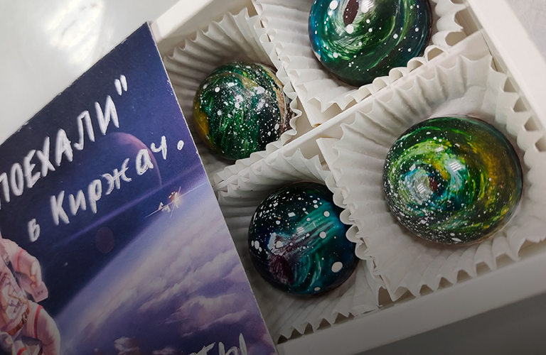 Космические конфеты и скульптуры из бересты признаны лучшими сувенирами Золотого кольца