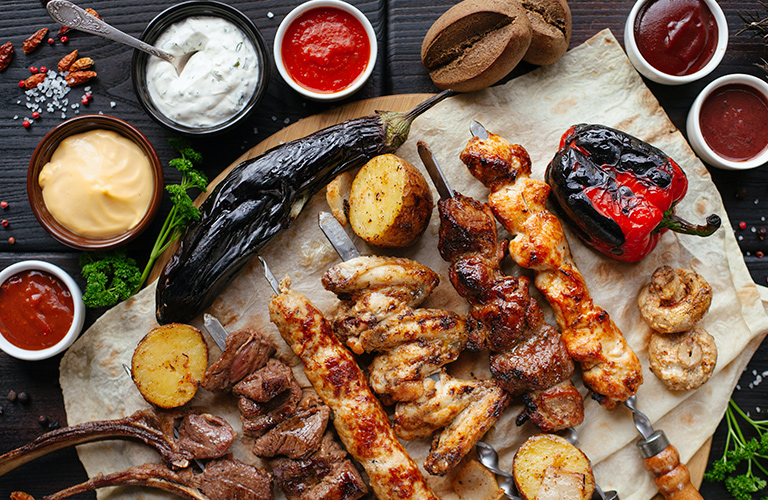 Шашлыки как в ресторане и другие лайфхаки. Новый проект «Шефы на дом»