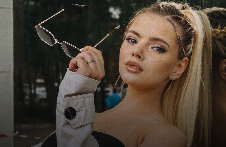 Софья Лобанова о нервном срыве на съемках «Шоу большой страны» и поддержке Галустяна