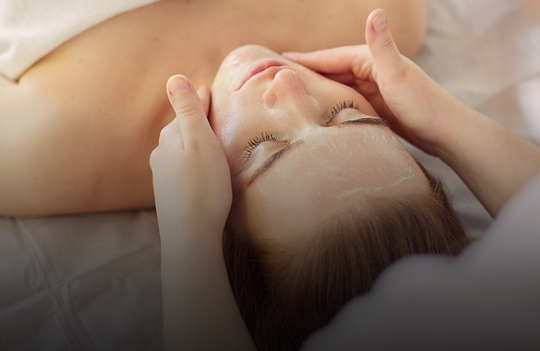 Глубокотканный массаж: особенности и бьюти-результаты