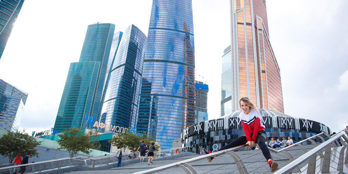 Любительница острых ощущений Мария Мангушева и выборы «Девушки декабря»