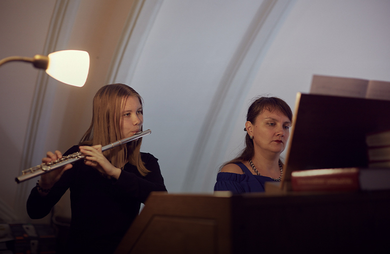 Такое возможно только по любви: история о том, как учатся играть на органе