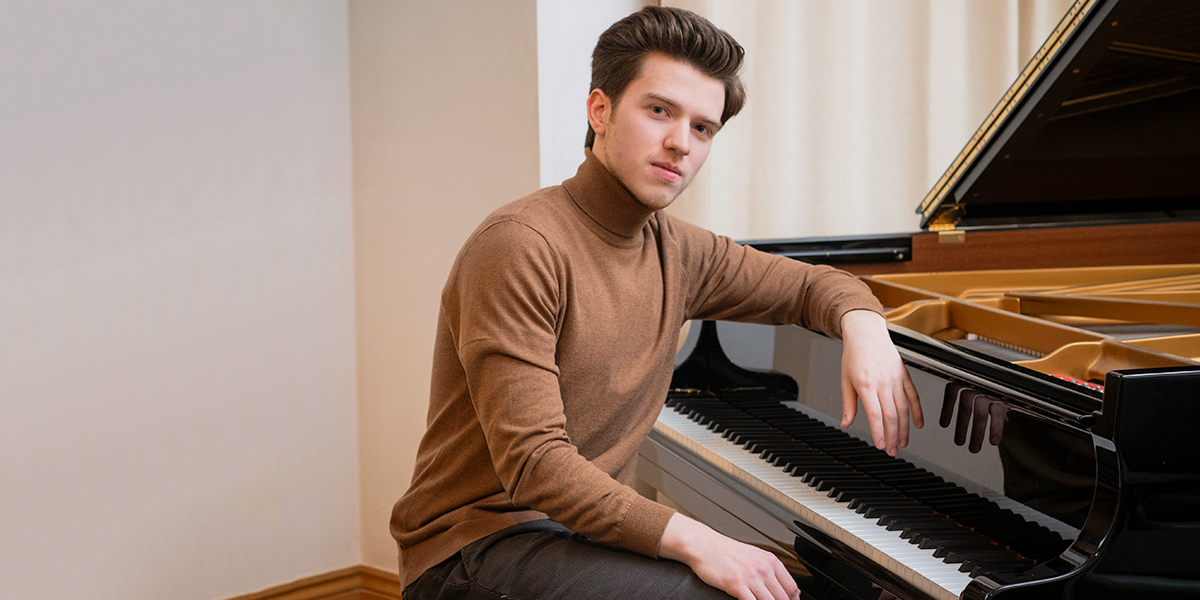 Лондонский пианист: студент Королевской академии музыки, который начинал свой творческий путь во Владимире