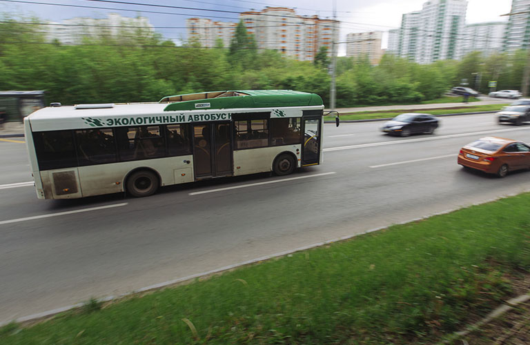 Обновляют остановки и закупают камеры. А что еще творится на дорогах? 