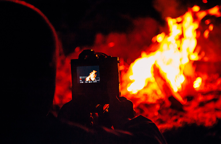 Владимирский шаман-прог «Enine» с корякским бормотанием и глэм-вокалом
