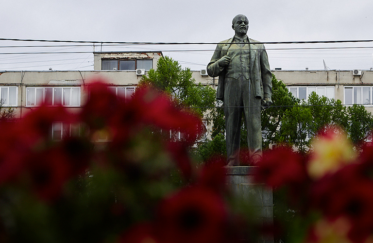 Выдающиеся работы забытого местного скульптора Владимира Далецкого