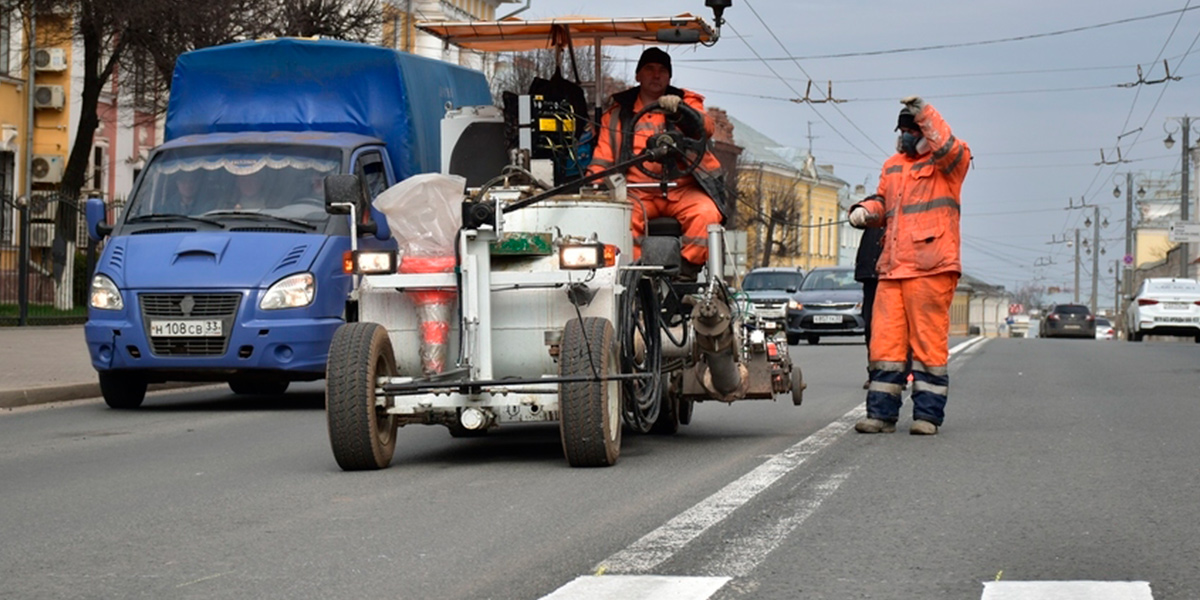 Во Владимире обновляют дорожную разметку и остановки, но есть ложка дегтя